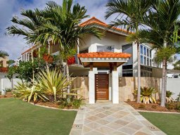 contemporary-gates-105