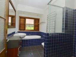 Louvre windows gallery